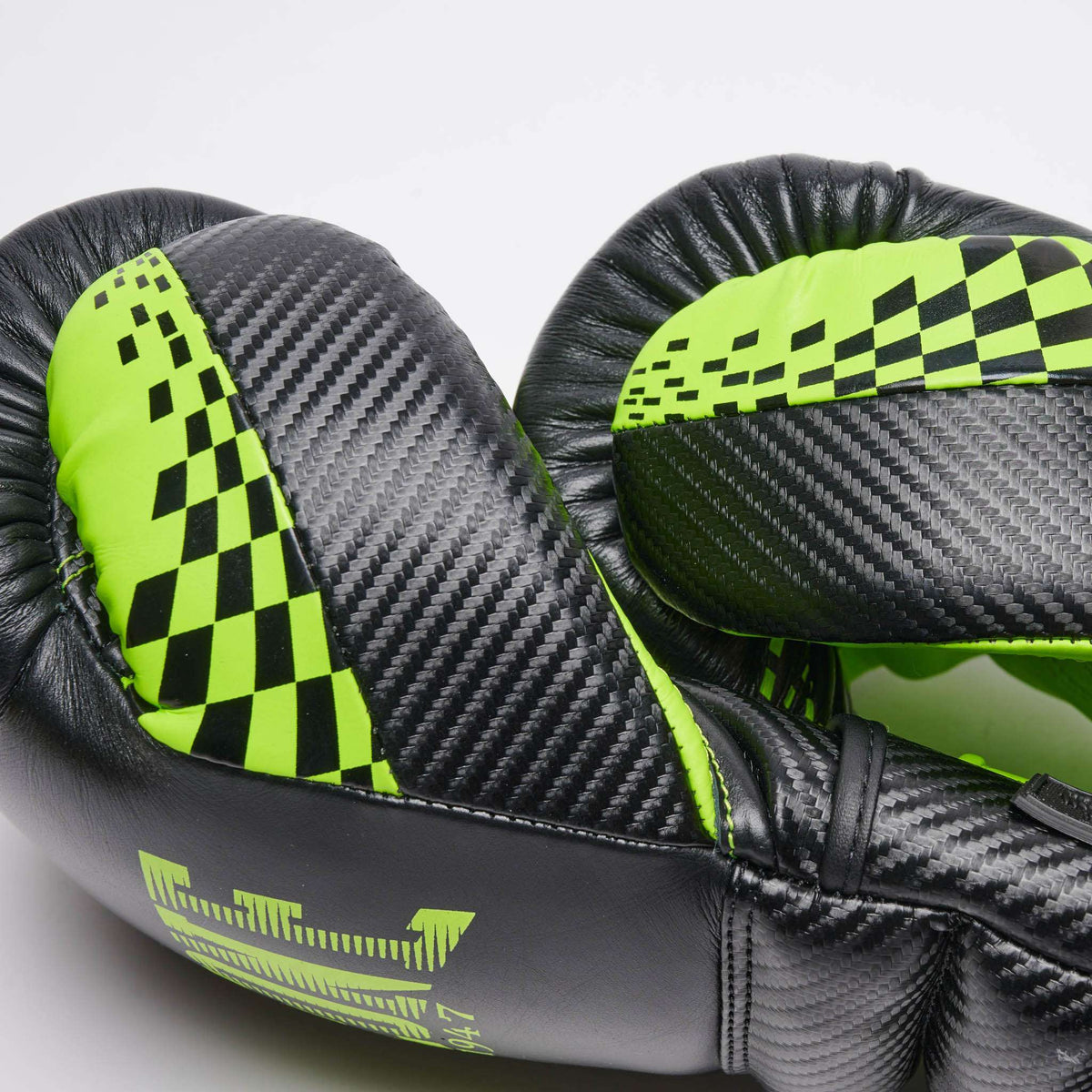 Leone 1947 CARBON 22 Boxningshandskar GN222 - TRÄNING & PERFORMANCE BUTIKEN