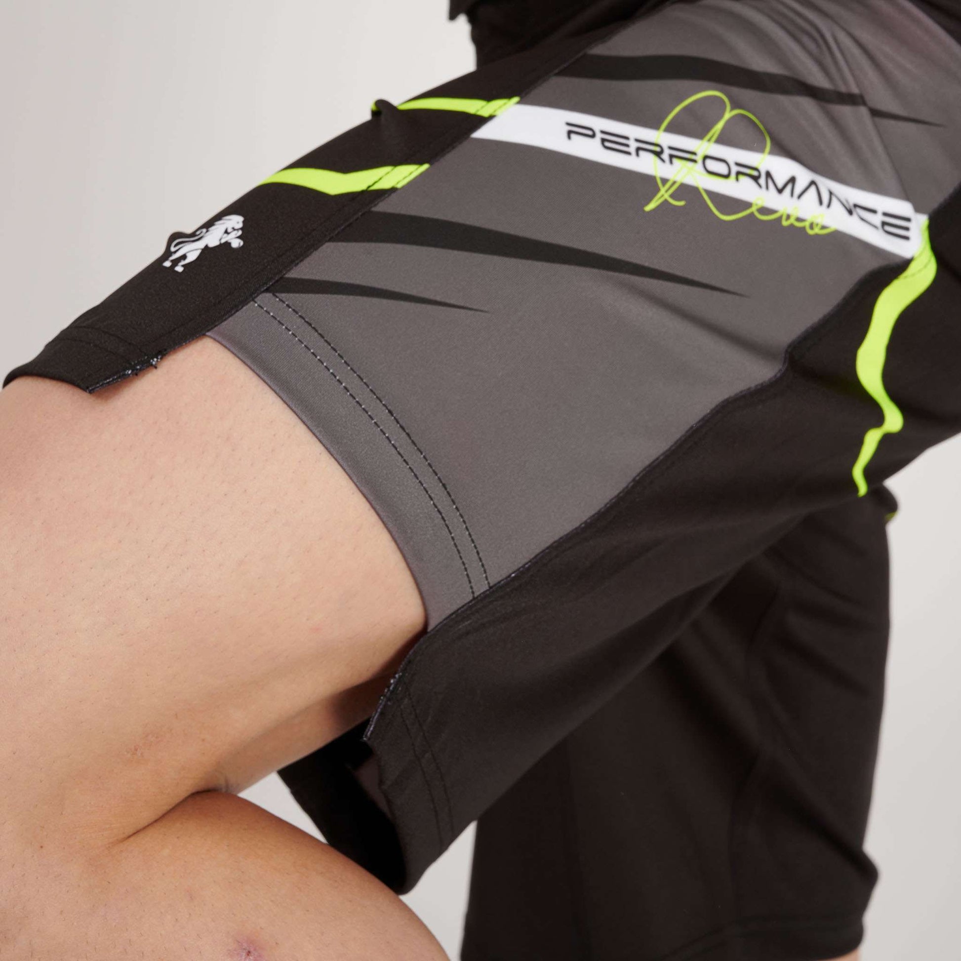 Leone 1947 MMA Shorts AB957F REVO FLUO - TRÄNING & PERFORMANCE BUTIKEN