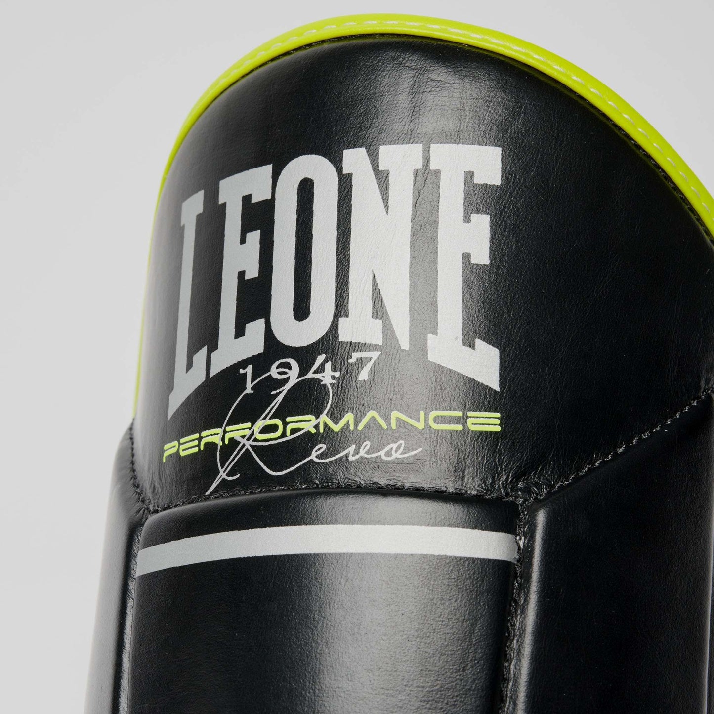 Leone 1947 Revo Fluo Benskydd – För Kampsport & Träning PT160F - TRÄNING & PERFORMANCE BUTIKEN