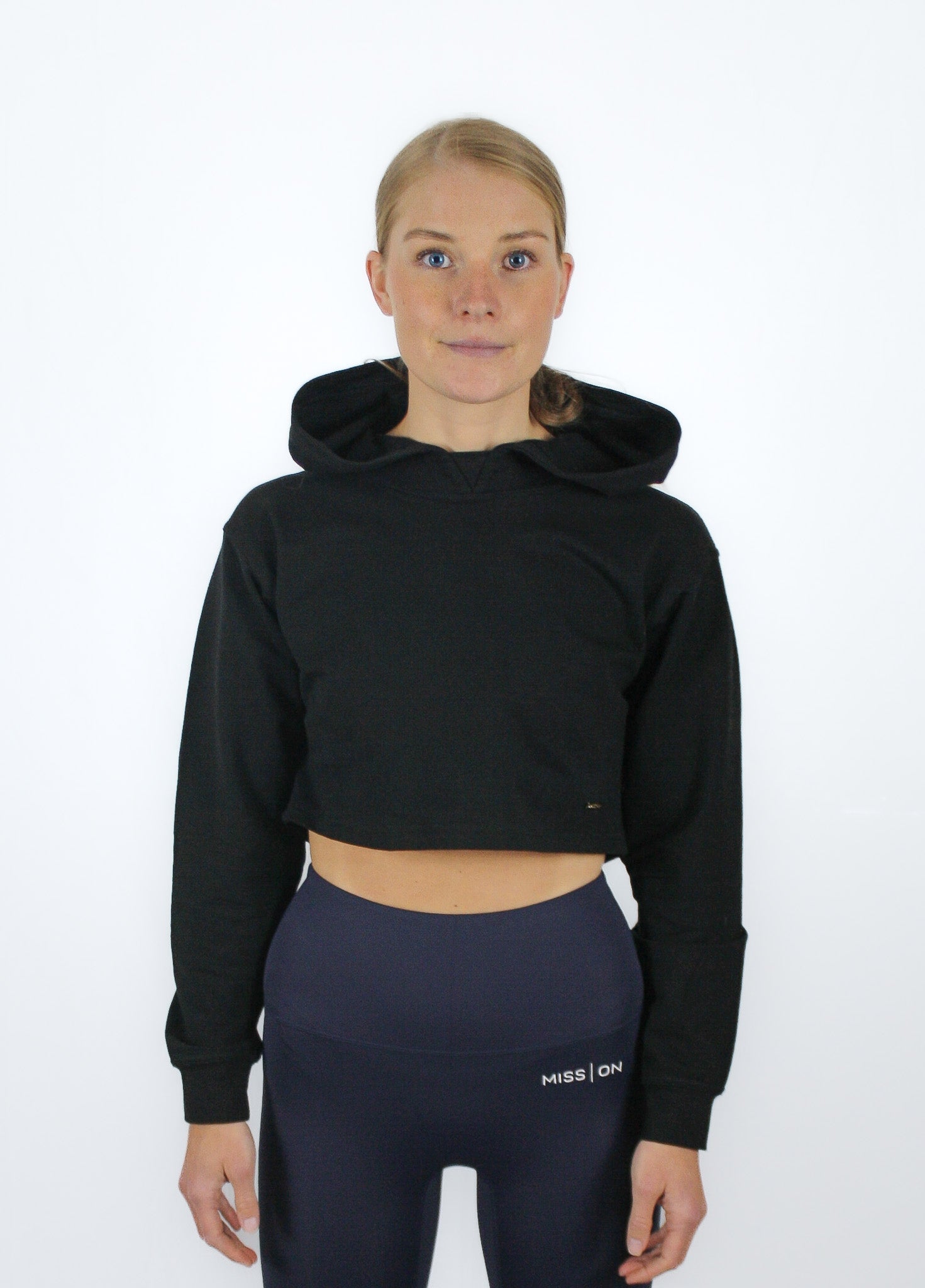 MISS ON Crop Hoodie - TRÄNING & PERFORMANCE BUTIKEN