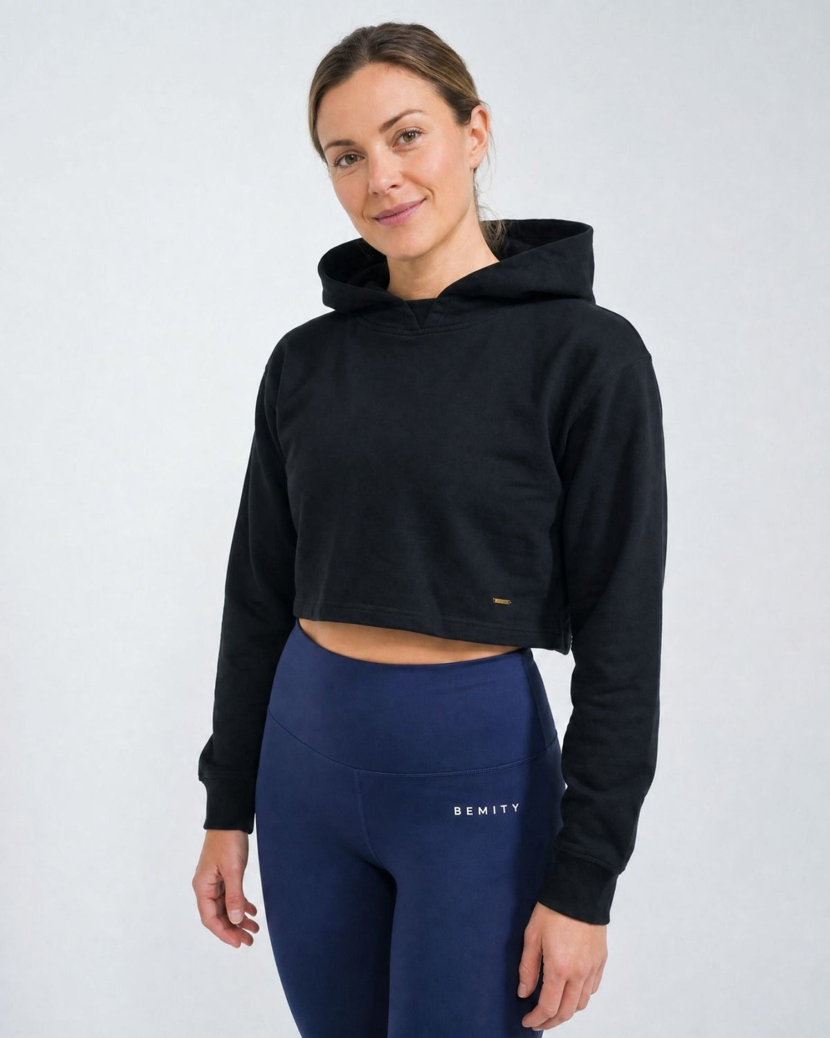 MISS ON Crop Hoodie - TRÄNING & PERFORMANCE BUTIKEN