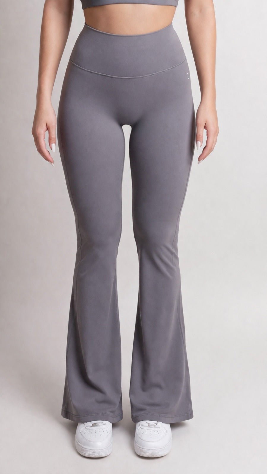NOIR Flare Pants Grey - TRÄNING & PERFORMANCE BUTIKEN