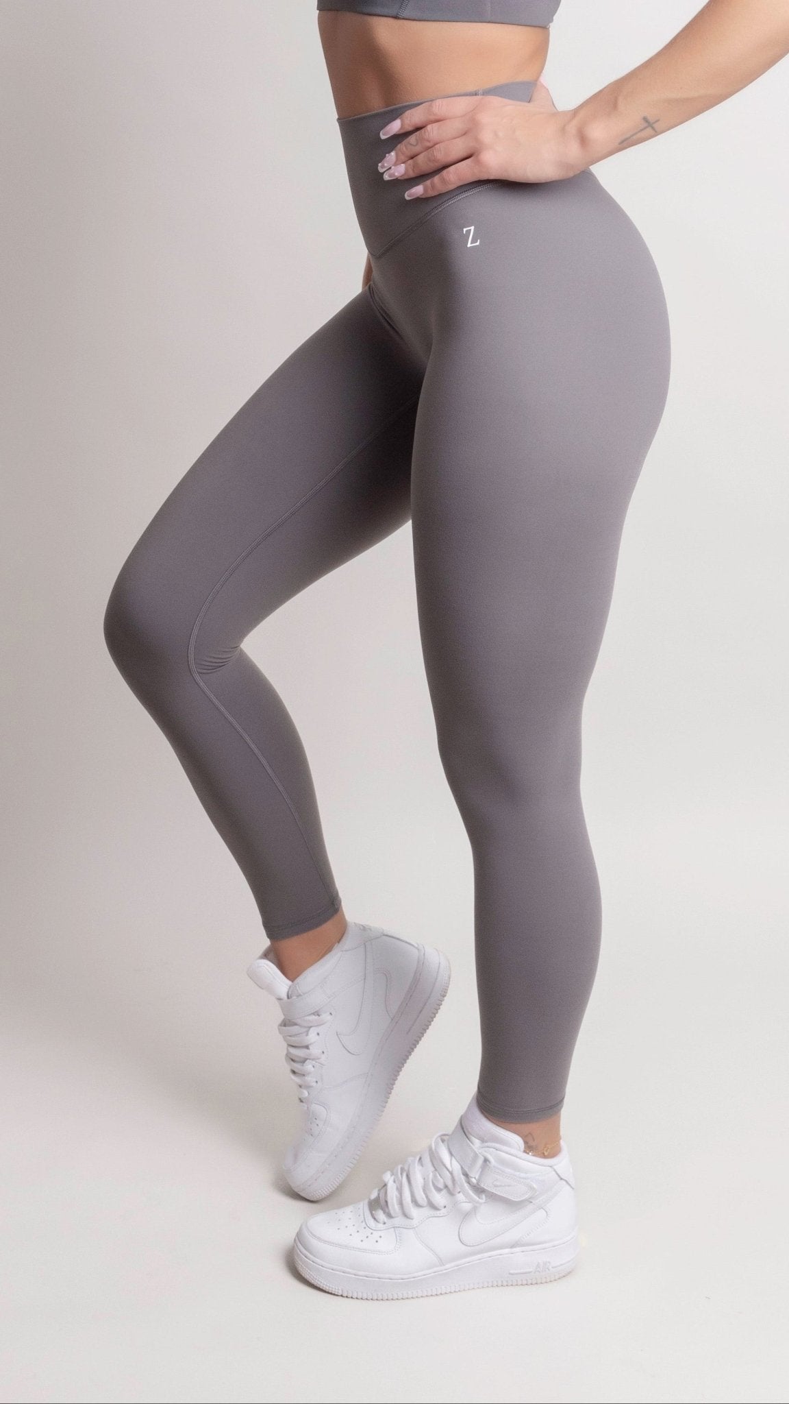 NOIR Yoga Leggings Grey - TRÄNING & PERFORMANCE BUTIKEN