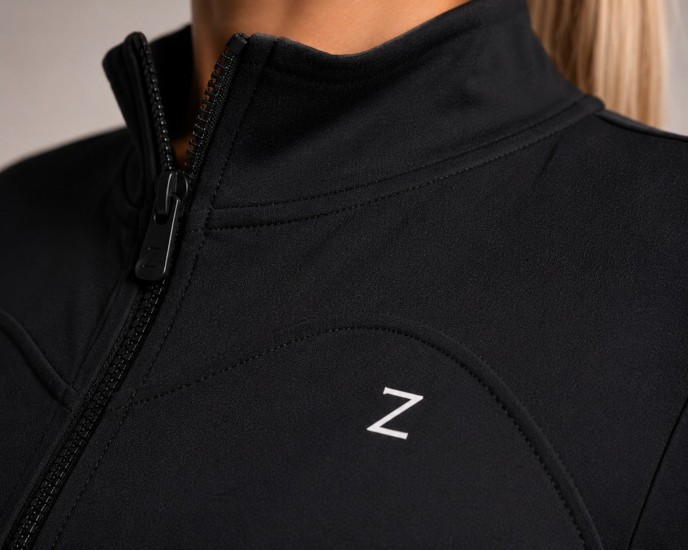 NOIR Zip Jacket Black - TRÄNING & PERFORMANCE BUTIKEN